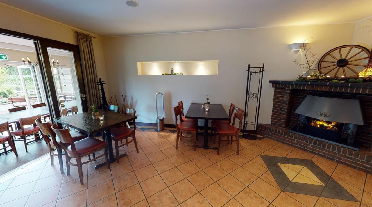 Paga - Parkgaststaette Hotel Ehrenburg Bagian luar foto