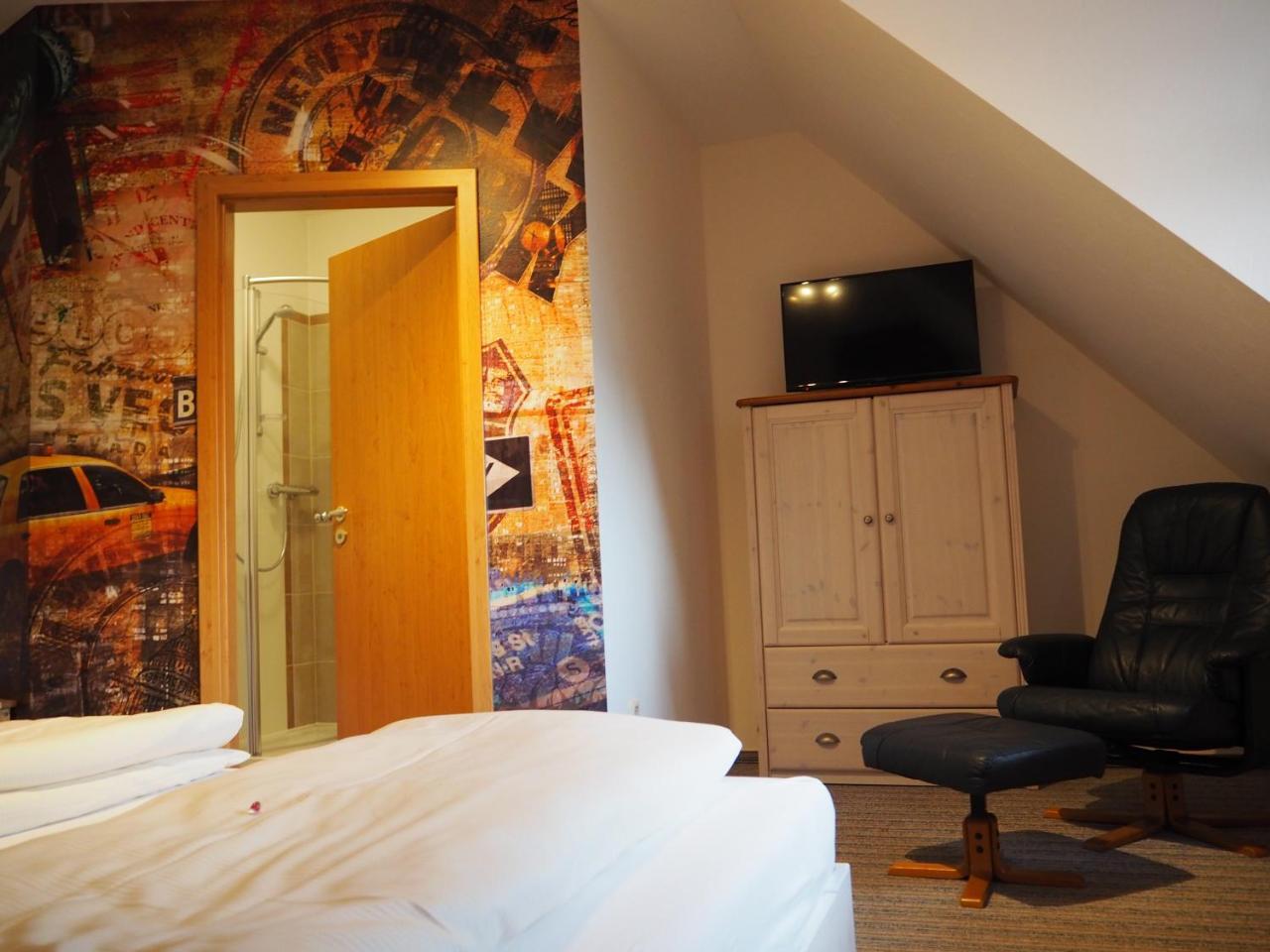 Paga - Parkgaststaette Hotel Ehrenburg Bagian luar foto